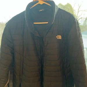 Mens Pre owned Xl north face puffer jacket